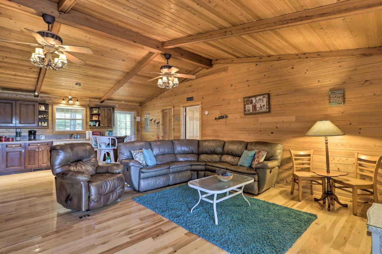 House With Dock And Slide Situated On Lake Sinclair! Sparta Exterior photo